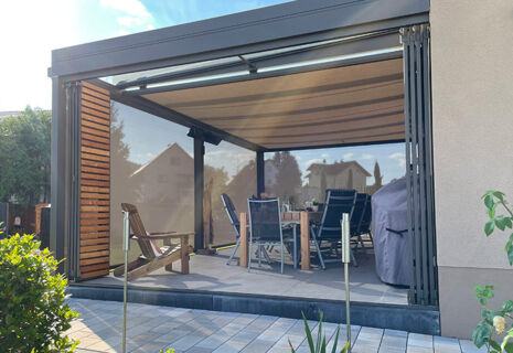 Terrassenüberdachung aus Alu und Glas